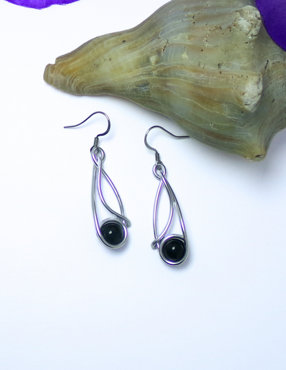 Dangle Earrings With Onyx Beads