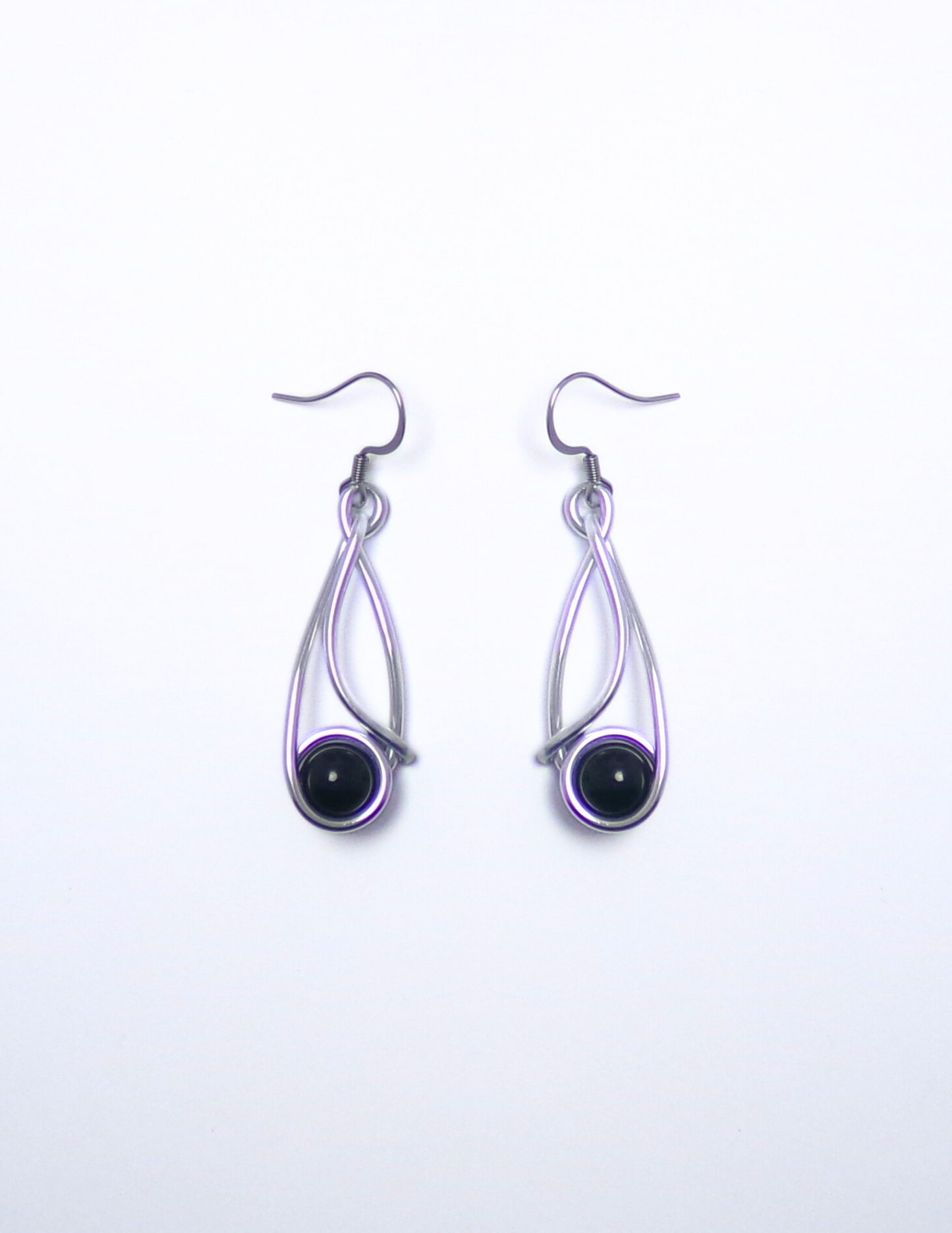 Dangle Earrings With Onyx Beads